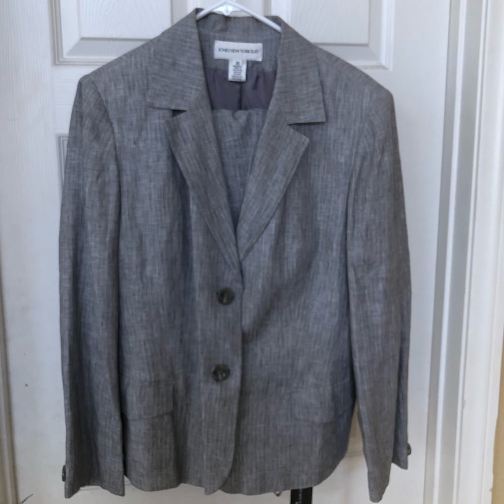 Jones New York brand new, womens pants suit.
